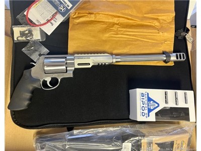 Smith and Wesson PERFORMANCE CENTER MODEL 460XVR - 14" BARREL WITH BI-POD