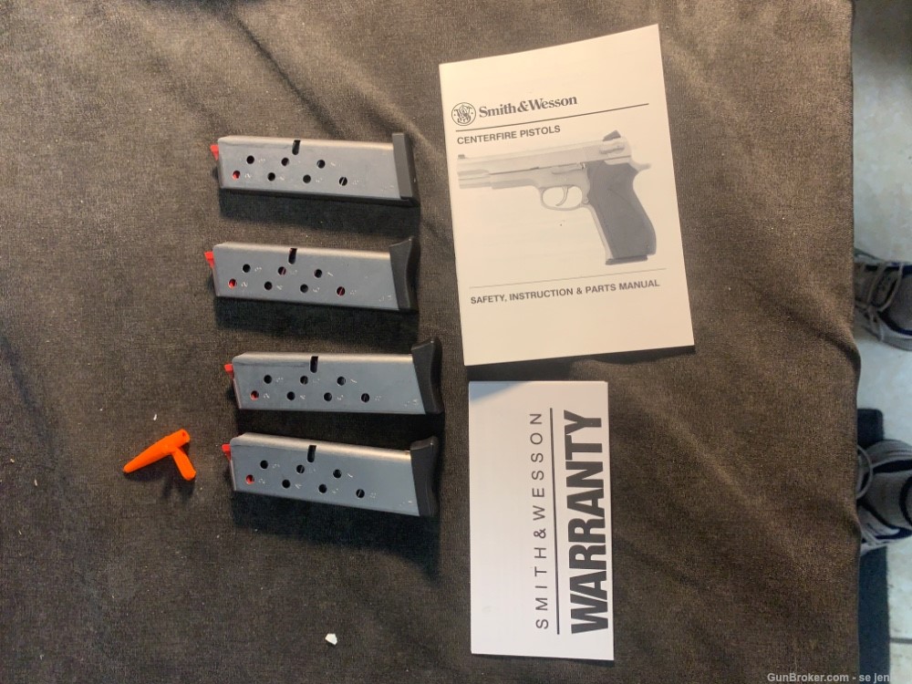Smith & Wesson 3rd Gen model 3913 with 5 mags-img-16