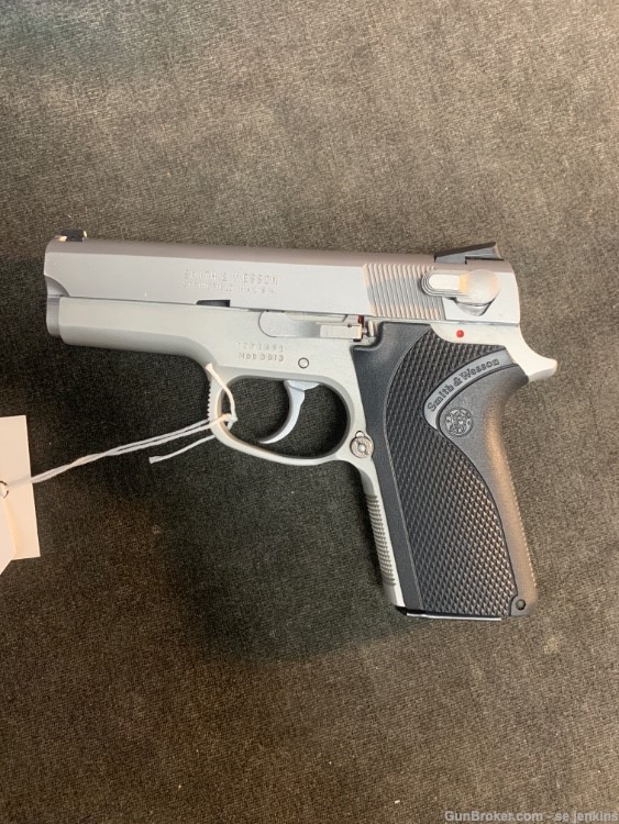 Smith & Wesson 3rd Gen model 3913 with 5 mags-img-3