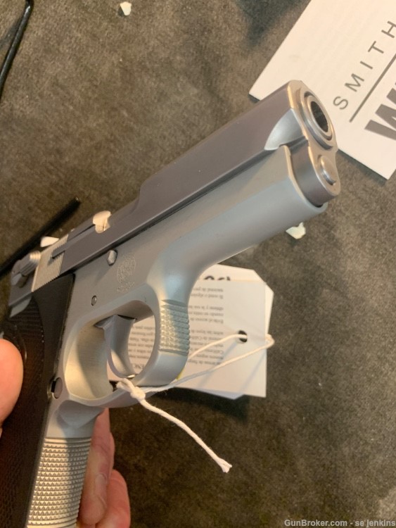Smith & Wesson 3rd Gen model 3913 with 5 mags-img-6