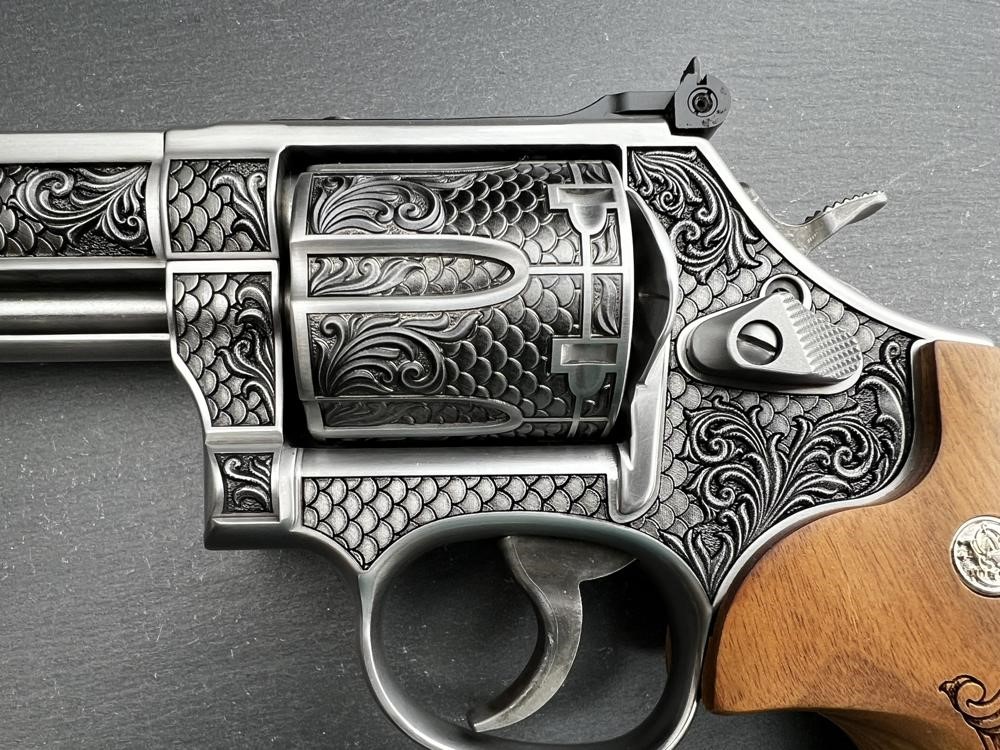FACTORY 2ND - S&W 686 4" Royal Fishscale  AAA Custom Engraved by Altamont-img-2