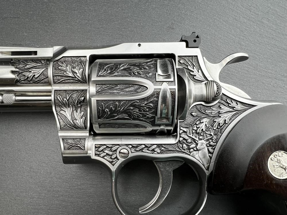 FACTORY 2ND - Colt Python ENGRAVED Whitetail Woodsman AA by Altamont 4.25"-img-2