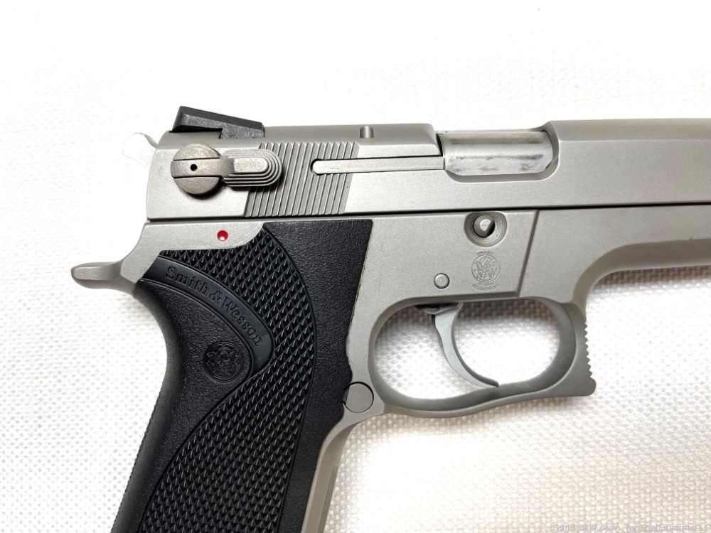 Smith and Wesson 5906 9mm -img-6