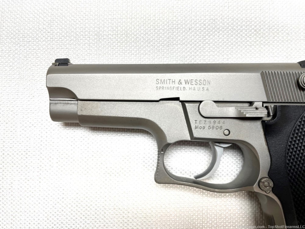 Smith and Wesson 5906 9mm -img-4