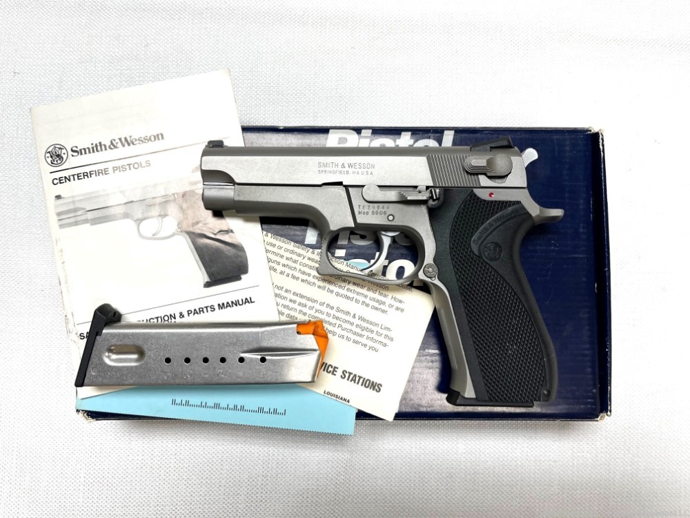 Smith and Wesson 5906 9mm -img-0