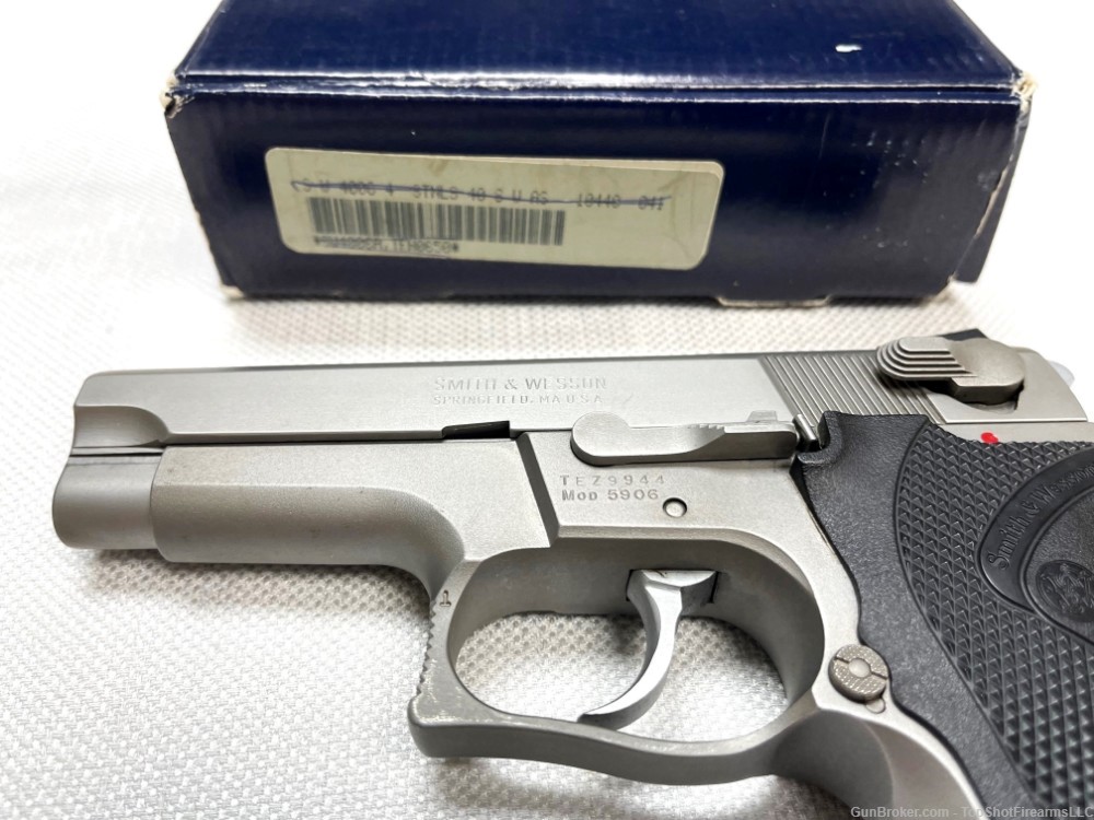 Smith and Wesson 5906 9mm -img-14