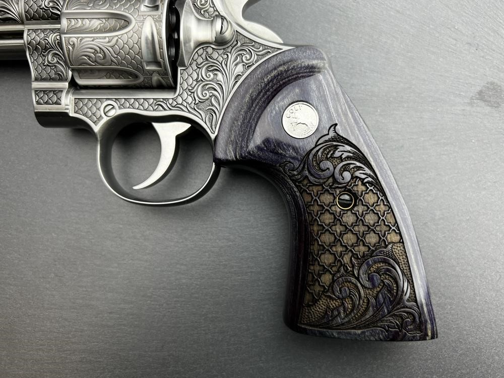 FACTORY 2ND - Colt Python ENGRAVED Royal Snake Scale by Altamont 6"-img-3