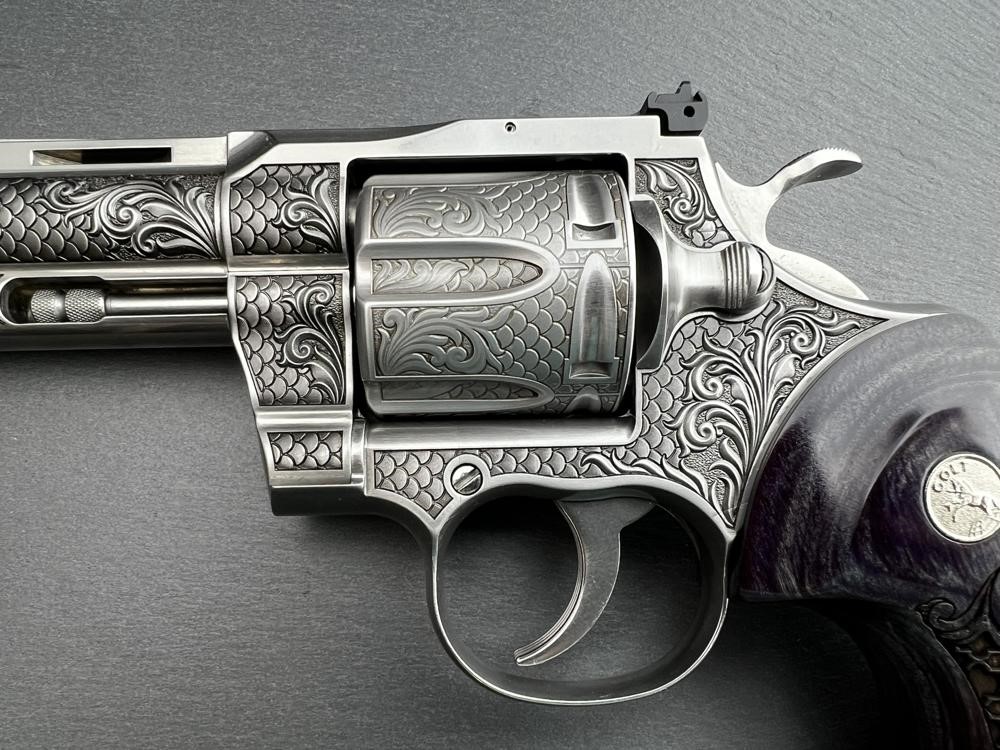 FACTORY 2ND - Colt Python ENGRAVED Royal Snake Scale by Altamont 6"-img-2
