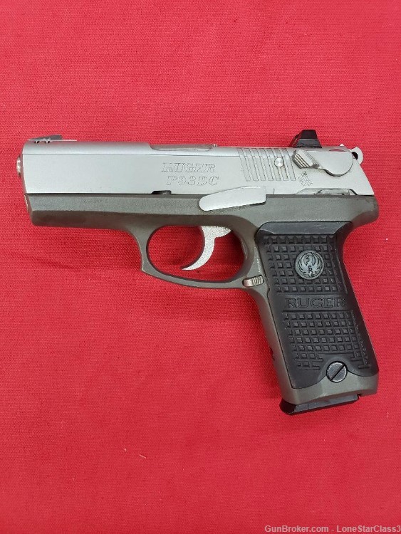 RUGER P93 DC , 9MM PRISTINE CONDITION , 17 RND MAG-img-0