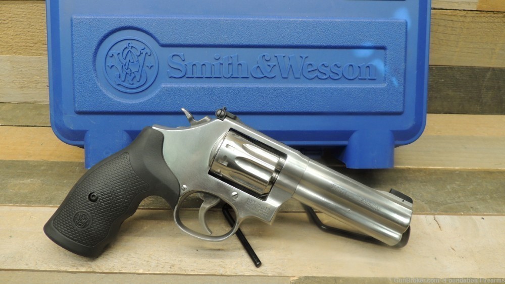 Smith & Wesson Model 617-6 Revolver 22LR 10RD Stainless S&W 160584-img-0
