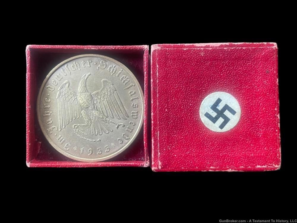 WWII GERMAN- NSDAP 1933 ADOLF H*TLER- ELECTION MEDAL IN BOX- WW2 BRING BACK-img-0