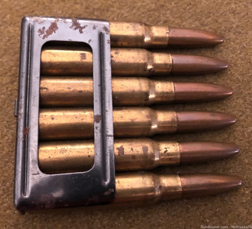 Rare WW2 Italian Carcano M38 7.35x51 6 rounds in clip live ammo-img-0