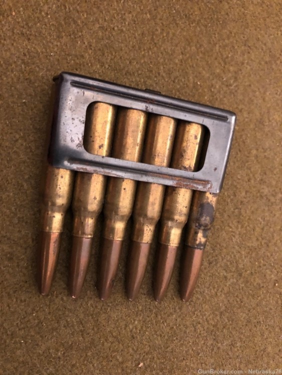Rare WW2 Italian Carcano M38 7.35x51 6 rounds in clip live ammo-img-2