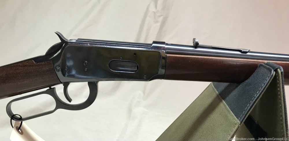 1964 Winchester model 94, lever action .30-30 rifle. Collectible.-img-4