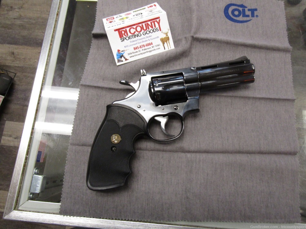 Colt Python 4 inch Used in very fine shape 357 mag 1963 production year-img-3