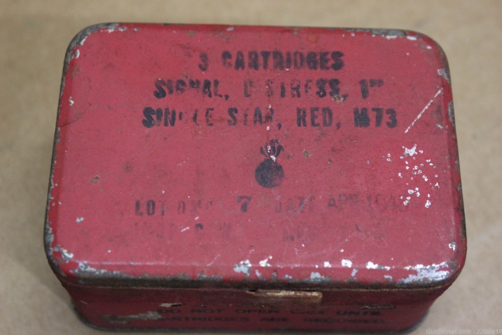 WW2 M73 Red Star Distress Signal Flares Still Sealed In Tin-img-0
