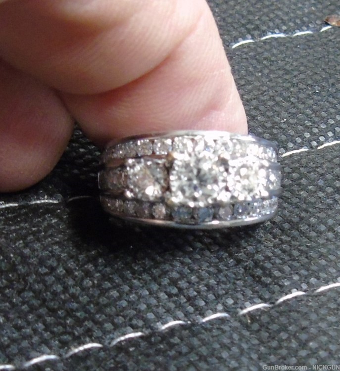 A stunning 14 kt. White gold & Diamond Ladies Ring. -img-5
