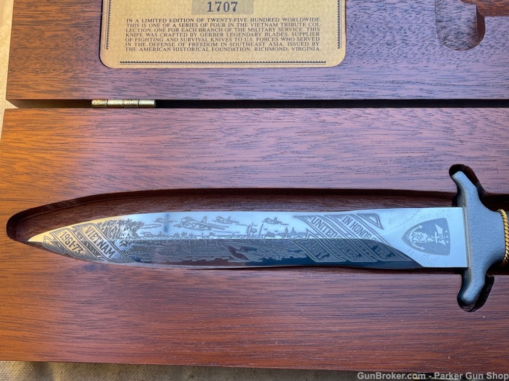 Vietnam Tribute Collection By Gerber Legendary Blades 4 Knives -img-5