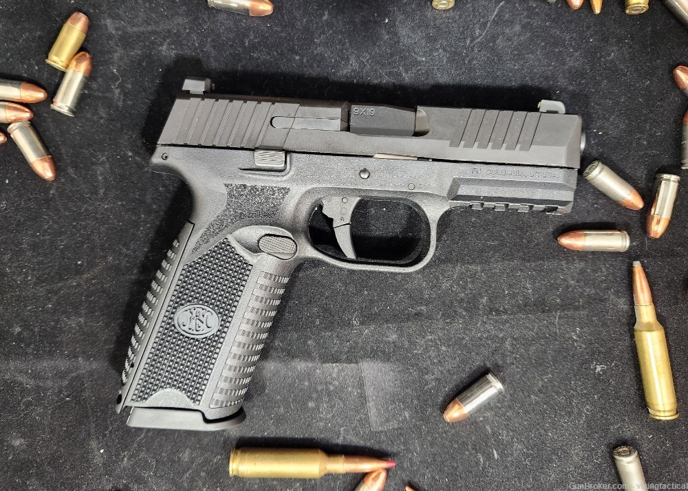 FN 509 9mm Pistol, Like New, Aggressive Grip, 3 Mags Included-img-1