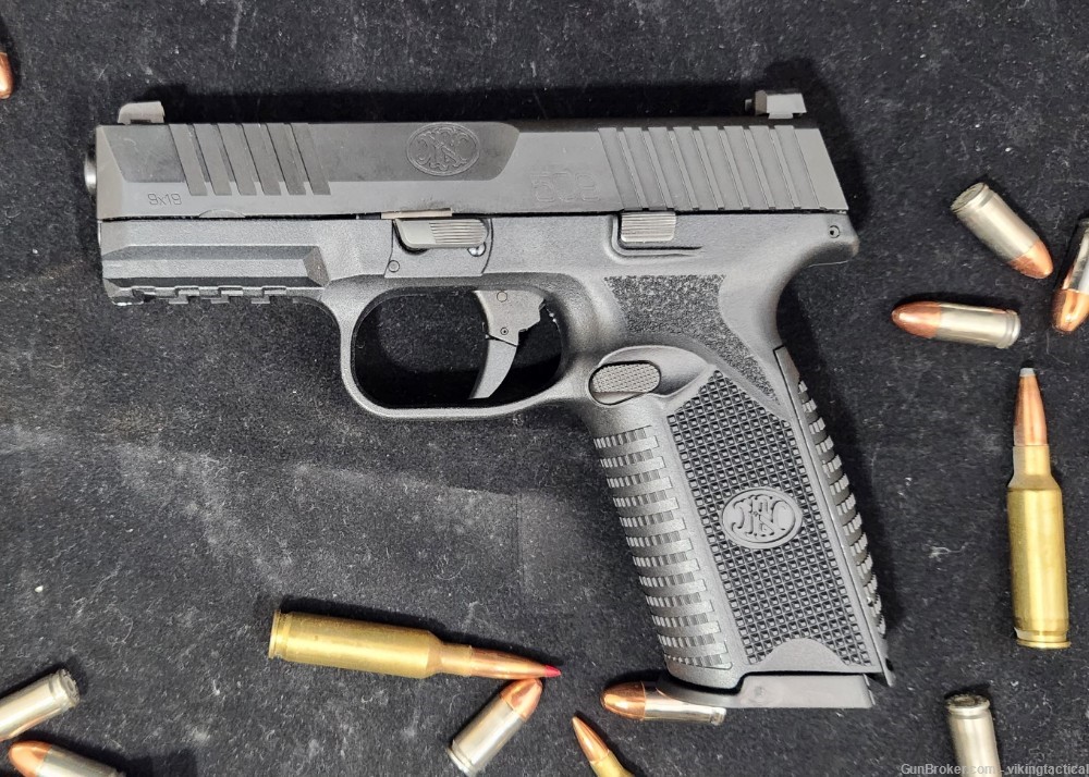 FN 509 9mm Pistol, Like New, Aggressive Grip, 3 Mags Included-img-2