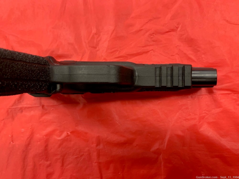 Smith & Wesson M&P9 M2.0 5.25" APEX trigger, Trijicon NS 9mm in BOX!-img-12