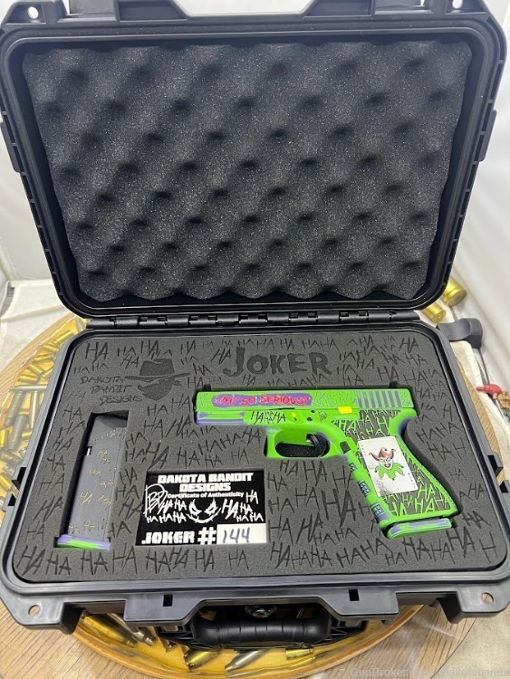  Glock 19 15rd Joker Battleworn Engraved and w/ Custom Case-img-10