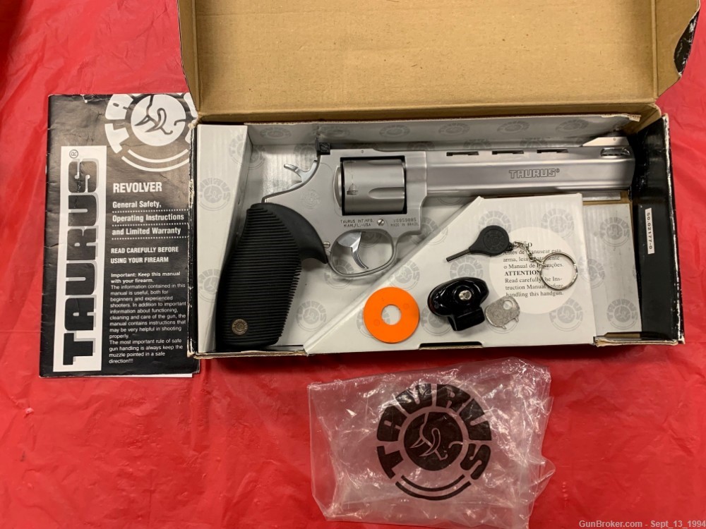 Taurus Tracker M604 ,45 Colt Stainless - In Box !-img-1