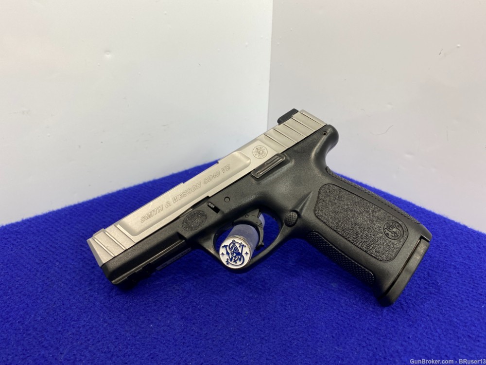 Smith Wesson SD40VE .40 S&W Stainless *FANTASTIC SELF DEFENSE PISTOL*-img-0