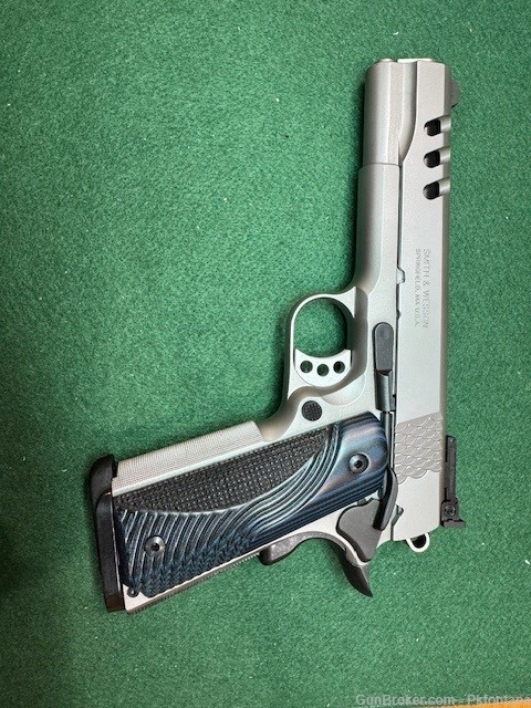 Smith and Wesson SW1911PC 45ACP-img-3