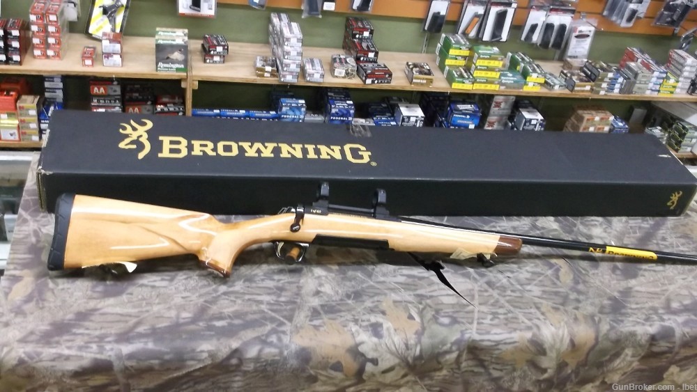 Browning X-Bolt Medallion Maple RMEF .300 WIN 2015 1 of 425-img-0