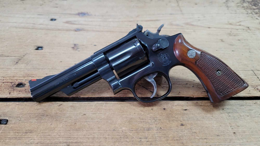 S&W Smith and Wesson Model 19-6 Revolver 357Mag 4 inch barrel-img-0