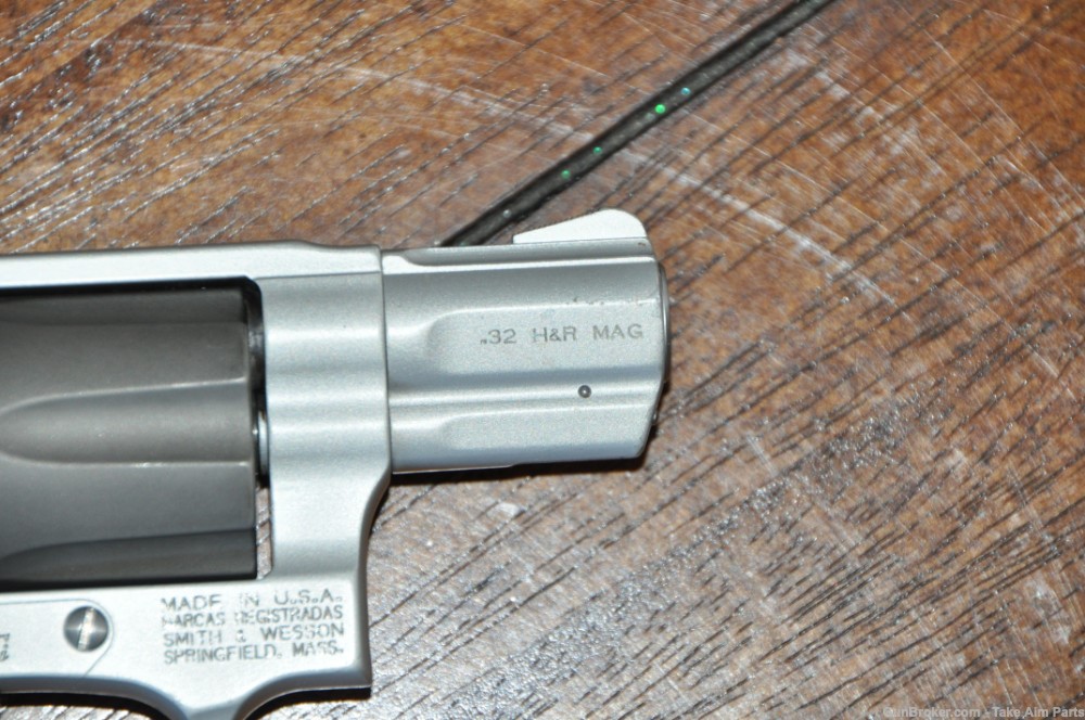 Smith & Wesson 331 Air Lite Titanium 32HR Mag w/ CTC Laser Grips-img-4