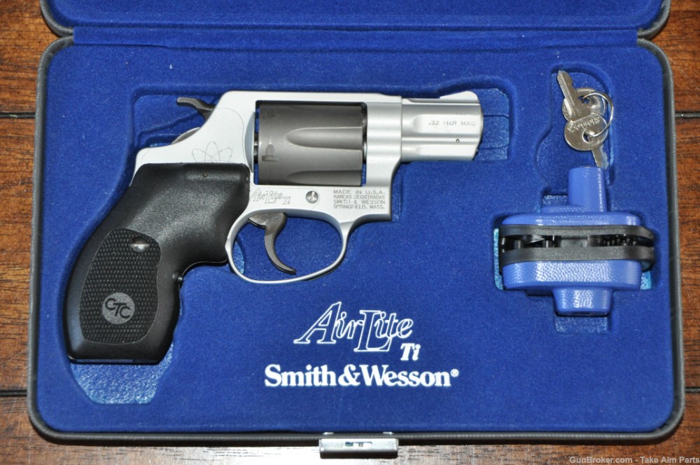 Smith & Wesson 331 Air Lite Titanium 32HR Mag w/ CTC Laser Grips-img-0