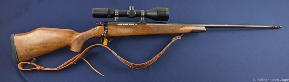 Beautiful Weatherby Vanguard .300 Mag Deluxe w/Scope and Custom Features-img-0