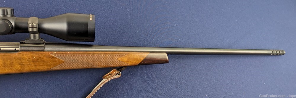 Beautiful Weatherby Vanguard .300 Mag Deluxe w/Scope and Custom Features-img-3