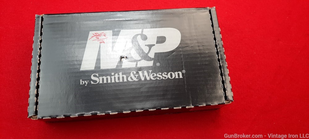 Smith and Wesson M&P 380 Shield EZ,M2.0 .380 ACP NIB! NR-img-7
