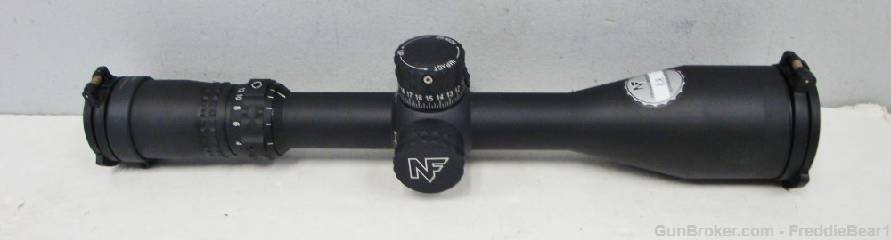 Nightforce NX8 4-32x50mm F1 Riflescope NEW IN BOX!-img-2
