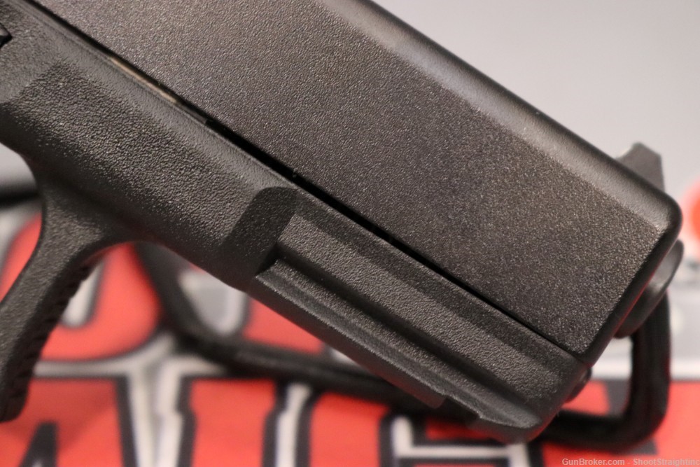Glock G19 Gen3 9mm 4.02" w/ Case -img-11