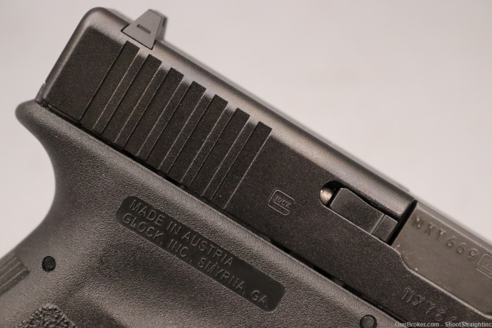 Glock G19 Gen3 9mm 4.02" w/ Case -img-9