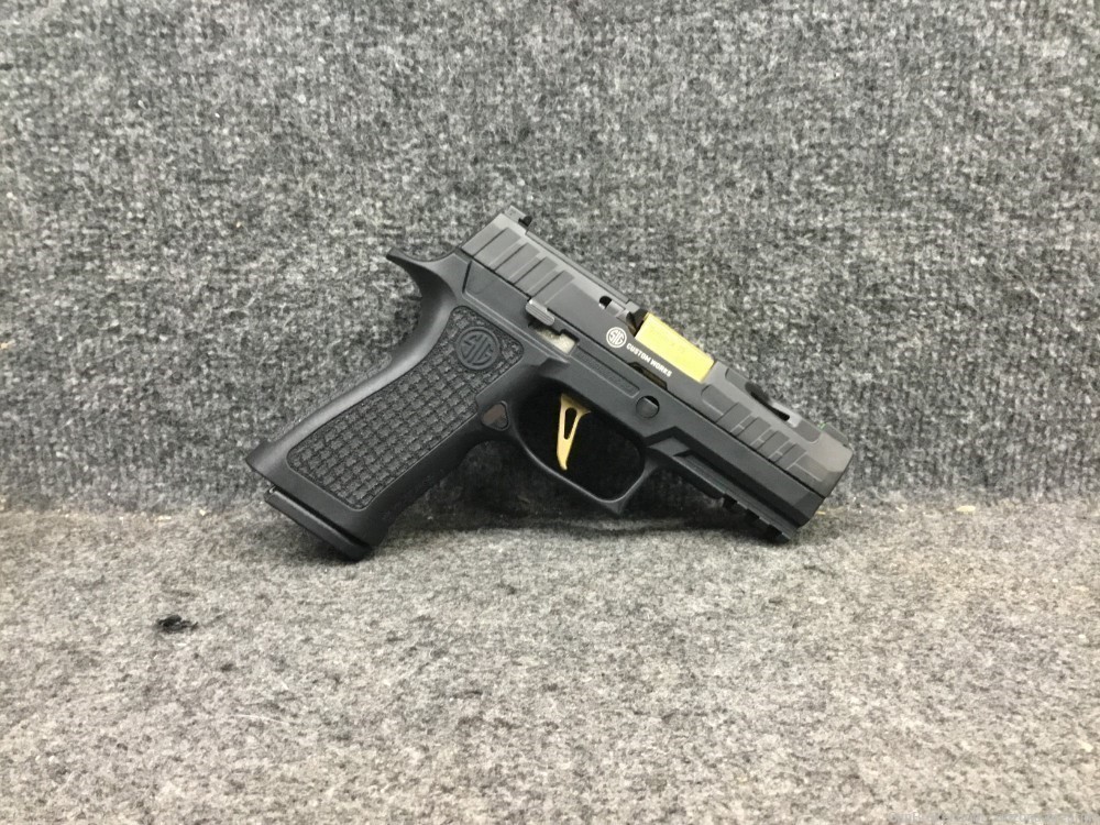 Sig Sauer P320 9mm Semi Auto Pistol With Case 2 Mags-img-4