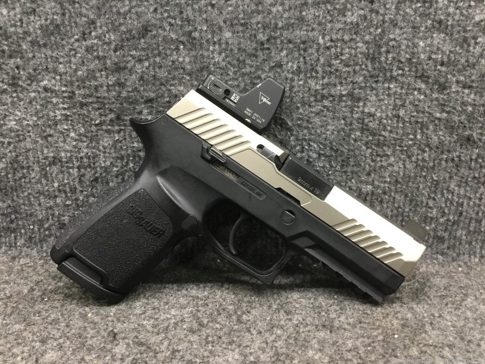 Sig Sauer 9mm Box Trijicon RMR Two Mags 9 mm -img-2
