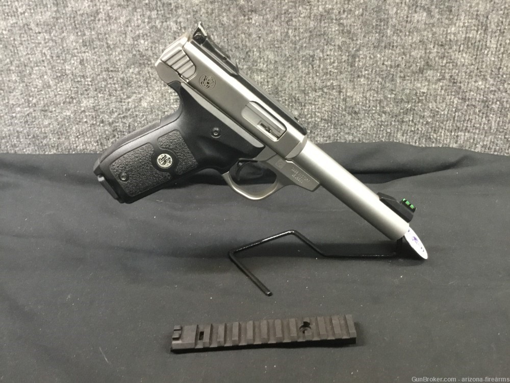 Smith&Wesson SW22 Victory Semi Auto Pistol 1-10rnd Mag-img-0
