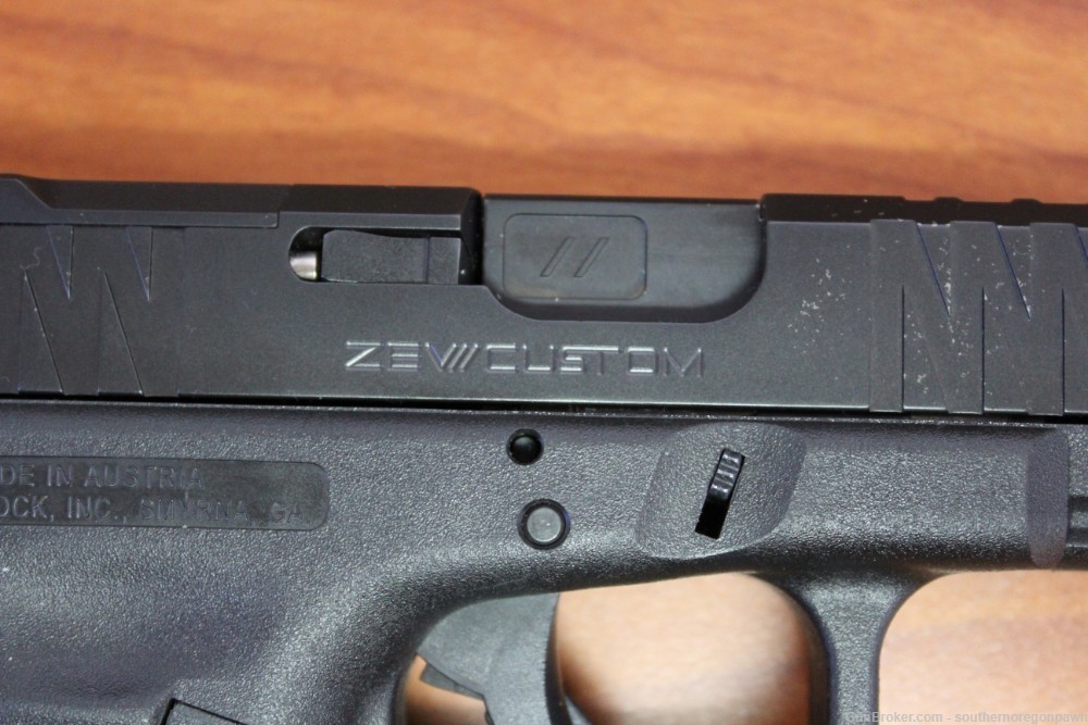 Glock 17 Gen 3 W/ Zev Socom Slide Dimpled Threaded Barrel Magwell 9mm-img-2
