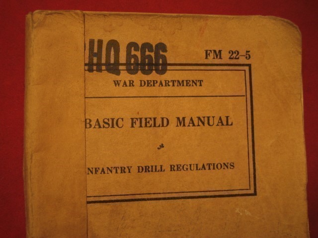 Original US War Department Soldier Basic Field Book Infantry Drill 1939 -img-1