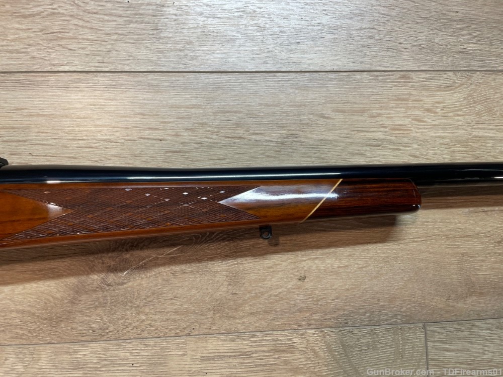 Weatherby Mark V deluxe .378 weatherby 26" gloss walnut stock -img-4