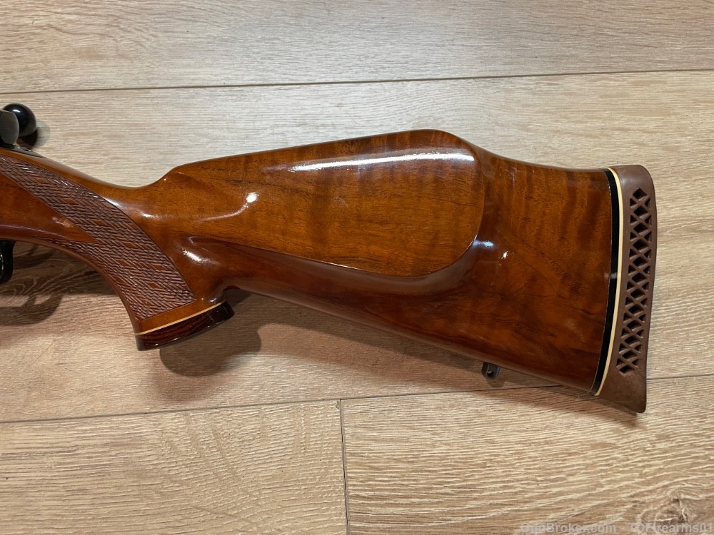 Weatherby Mark V deluxe .378 weatherby 26" gloss walnut stock -img-7