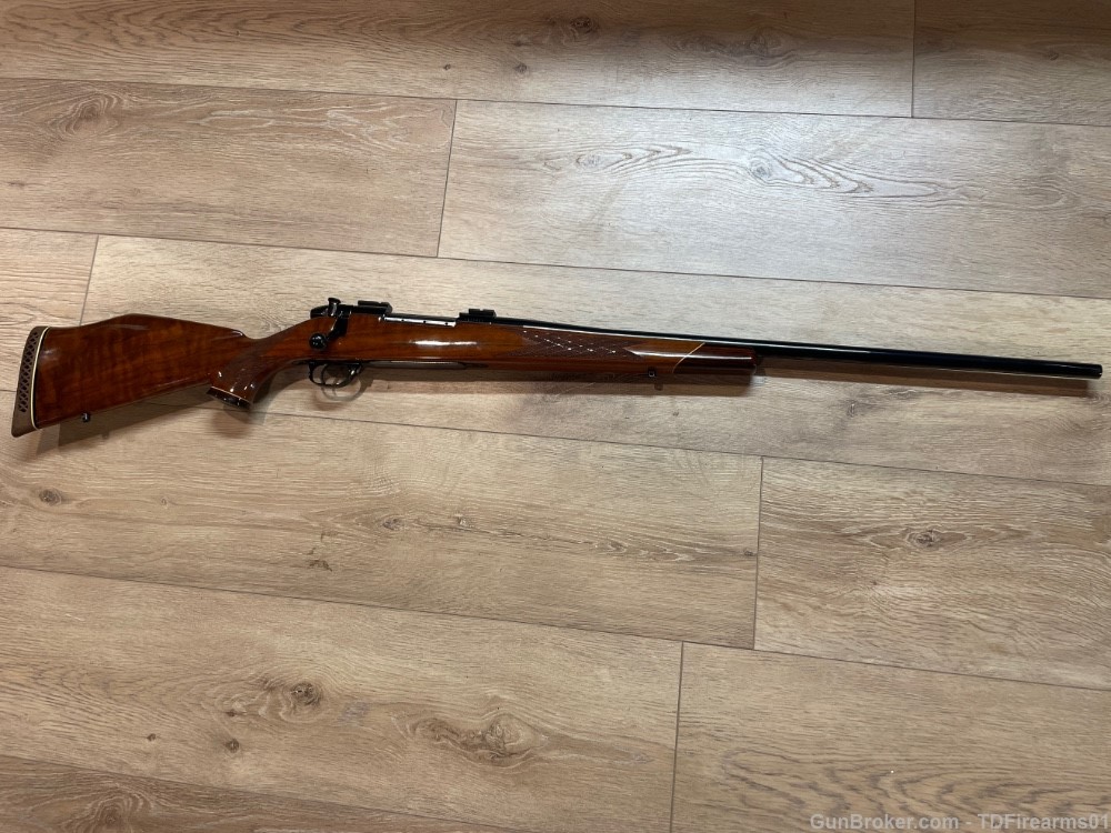 Weatherby Mark V deluxe .378 weatherby 26" gloss walnut stock -img-0