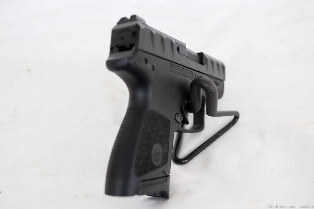 Beretta Model APX Carry 9mm 3.07” S.Auto Pistol – Black Polymer Grips -img-6
