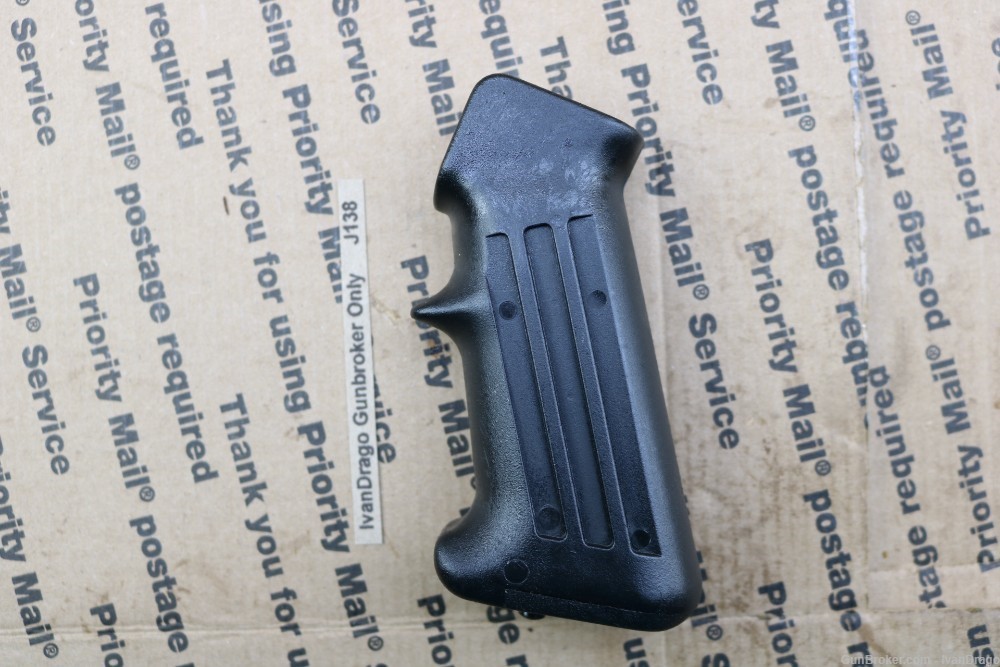 Olympic / SGW PREBAN AR15 M16 Commando XM177 Pistol Grip -img-1