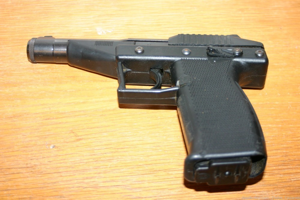 Grendel P-30 .22 Mag 5"  with Owner's manual and extra firing Pin-img-5